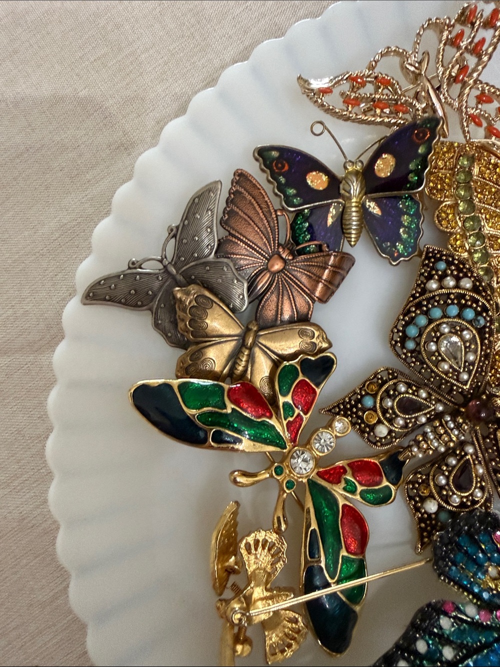 Butterfly Brooch Tray For Live Show on 9/3 - Picture 11 of 12